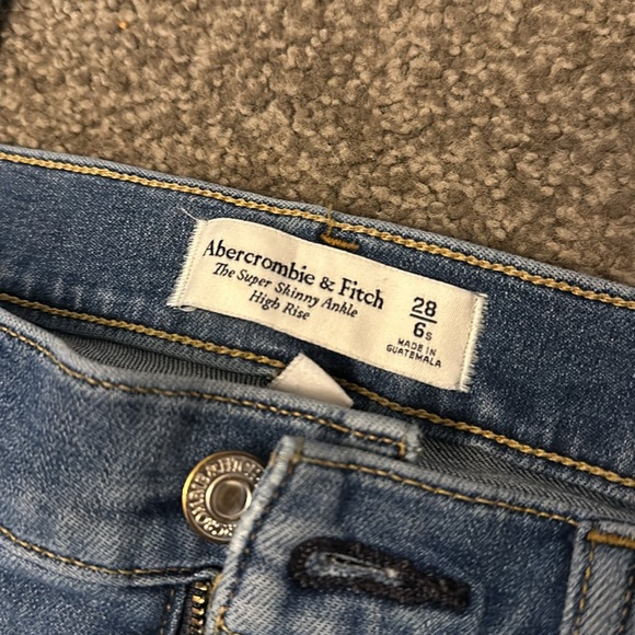 Abercrombie jeans - Picture 2 of 6
